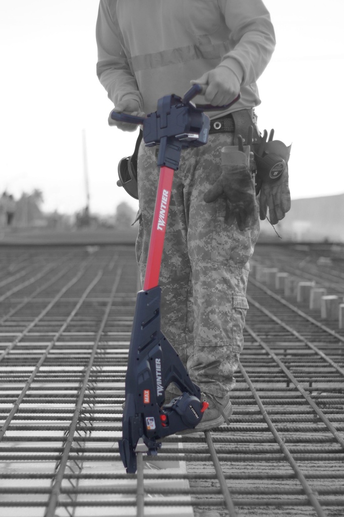 Pistolet à ligaturer Twintier RB401 T-E pour attaches au sol position debout