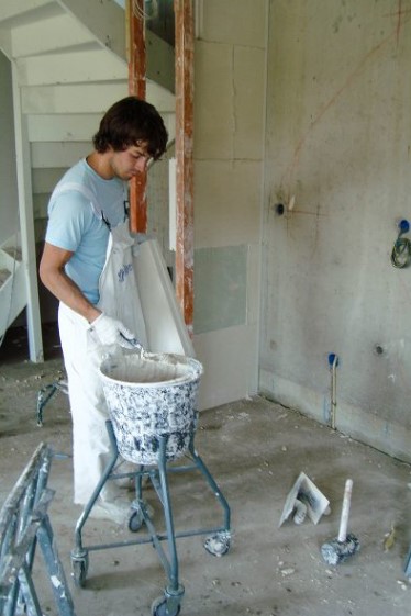 Porte seau roulant capacité 75Kg pour seau 10 à 20L