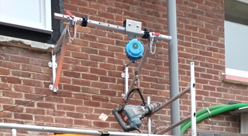 Support triangulaire + lisse pour équilibreur de charge