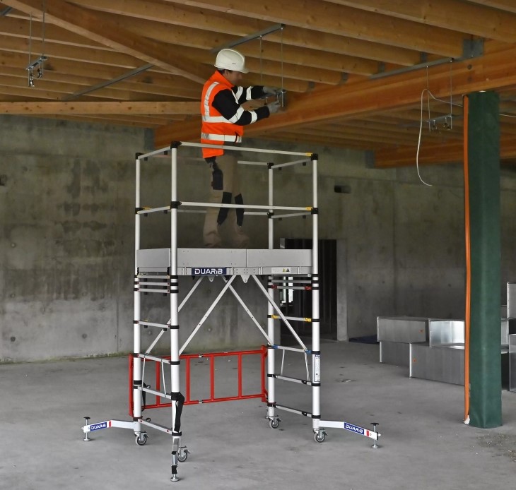 Echafaudage alu télescopique et compact TELETOWER ht plancher 0,33m à 2,00m