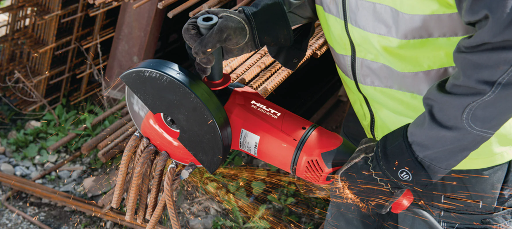 découpe avec carter de tronçonnage