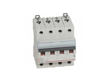 4 X 32A D curve circuit breaker