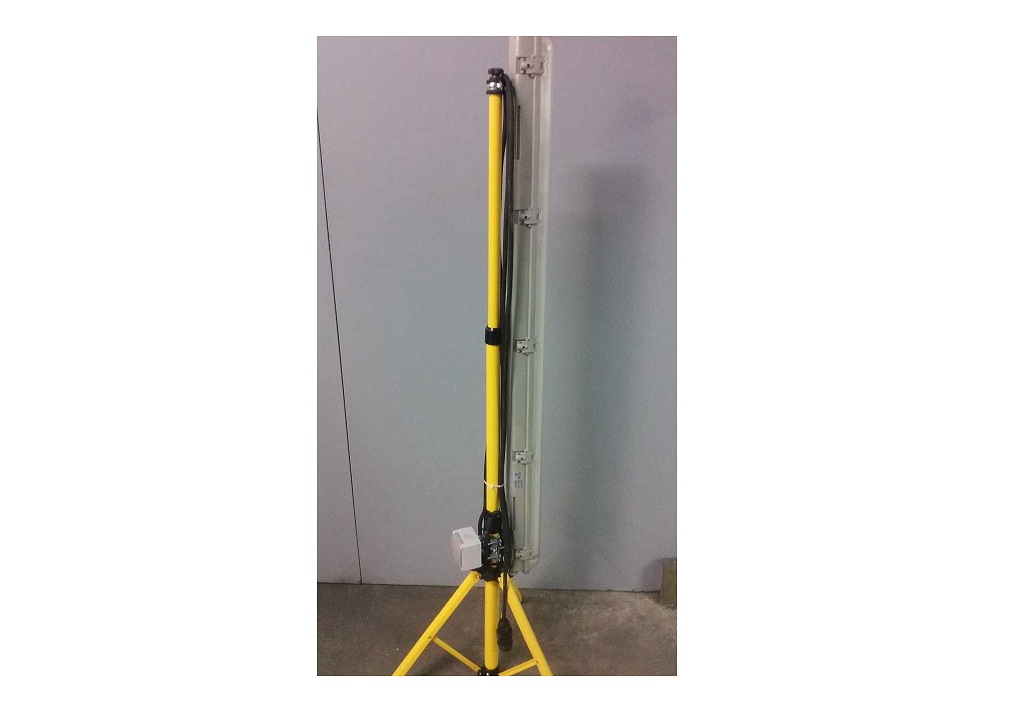 40W LED strip light on yellow tripod