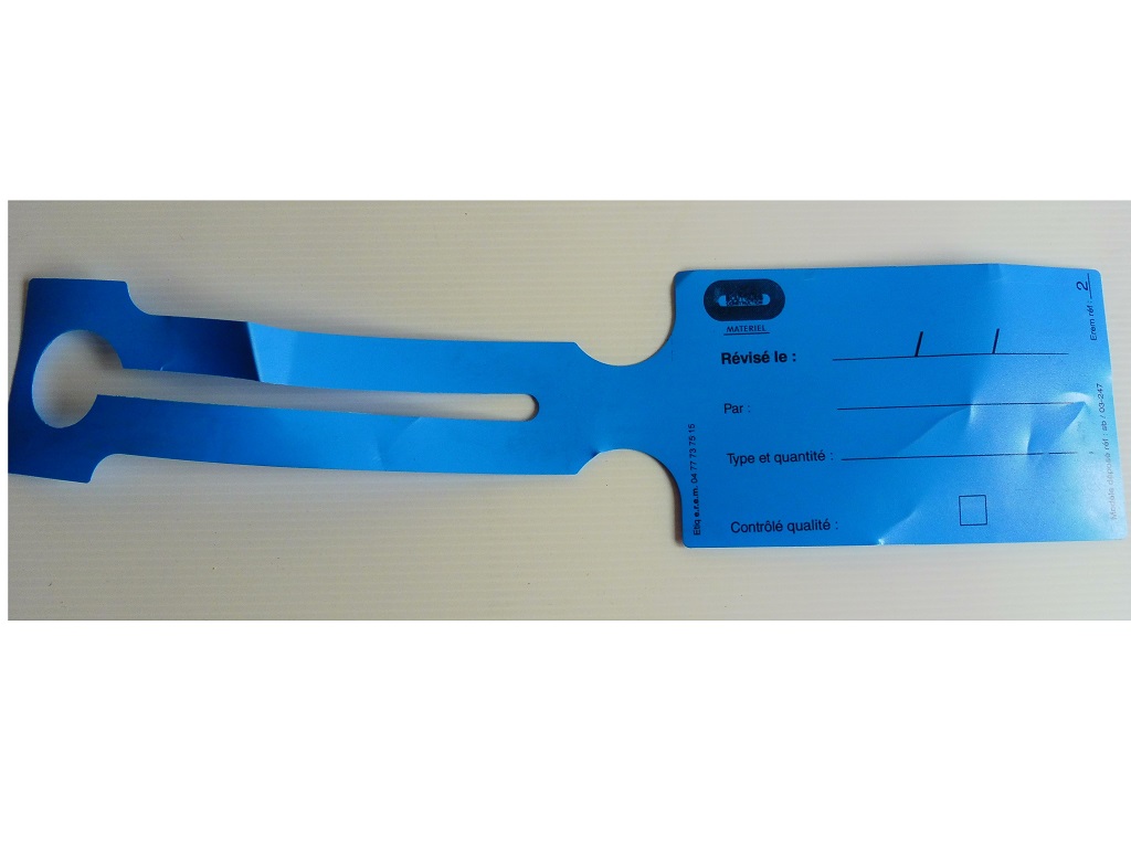 Blue PVC label with black print 409x100mm, hangable (Roll of 1000)
