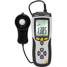 Professional luxmeter (sold individually)
